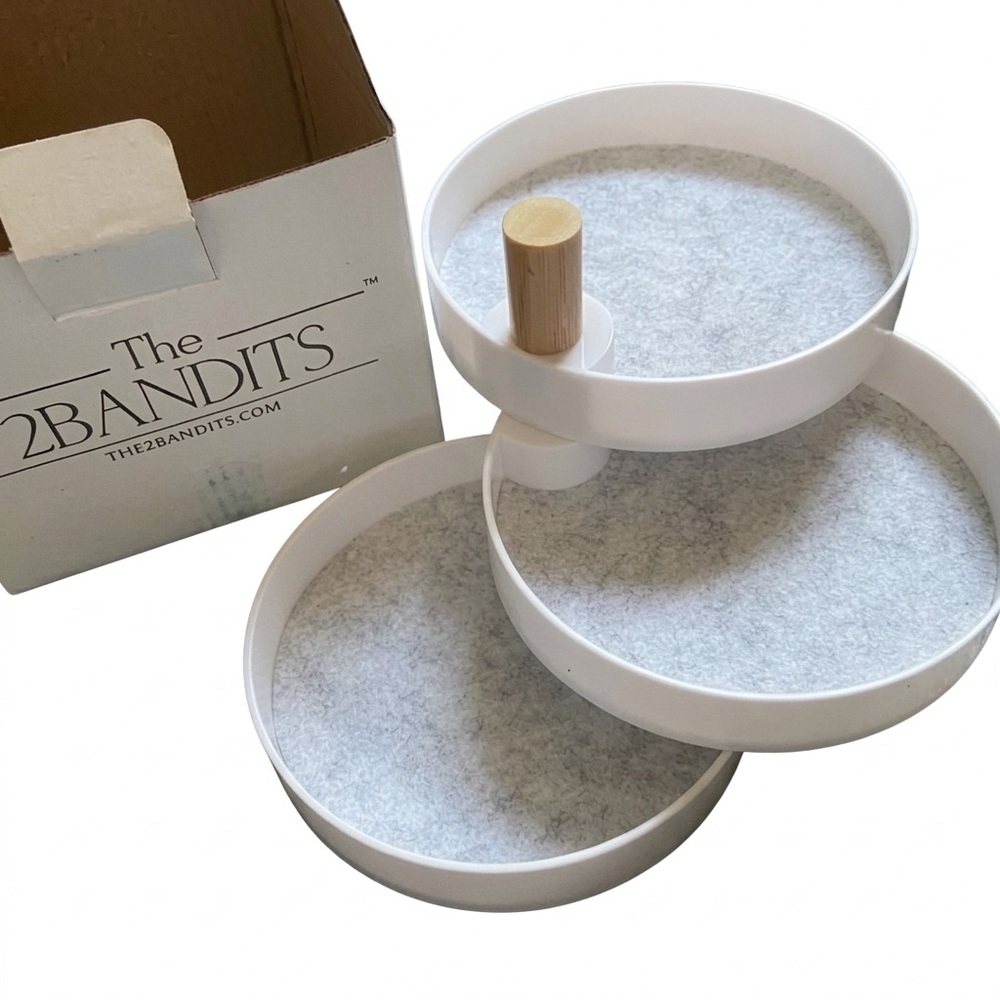 The2bandits Women's Tiered Catchall Jewelry Organizer Trays (NEW IN BOX)